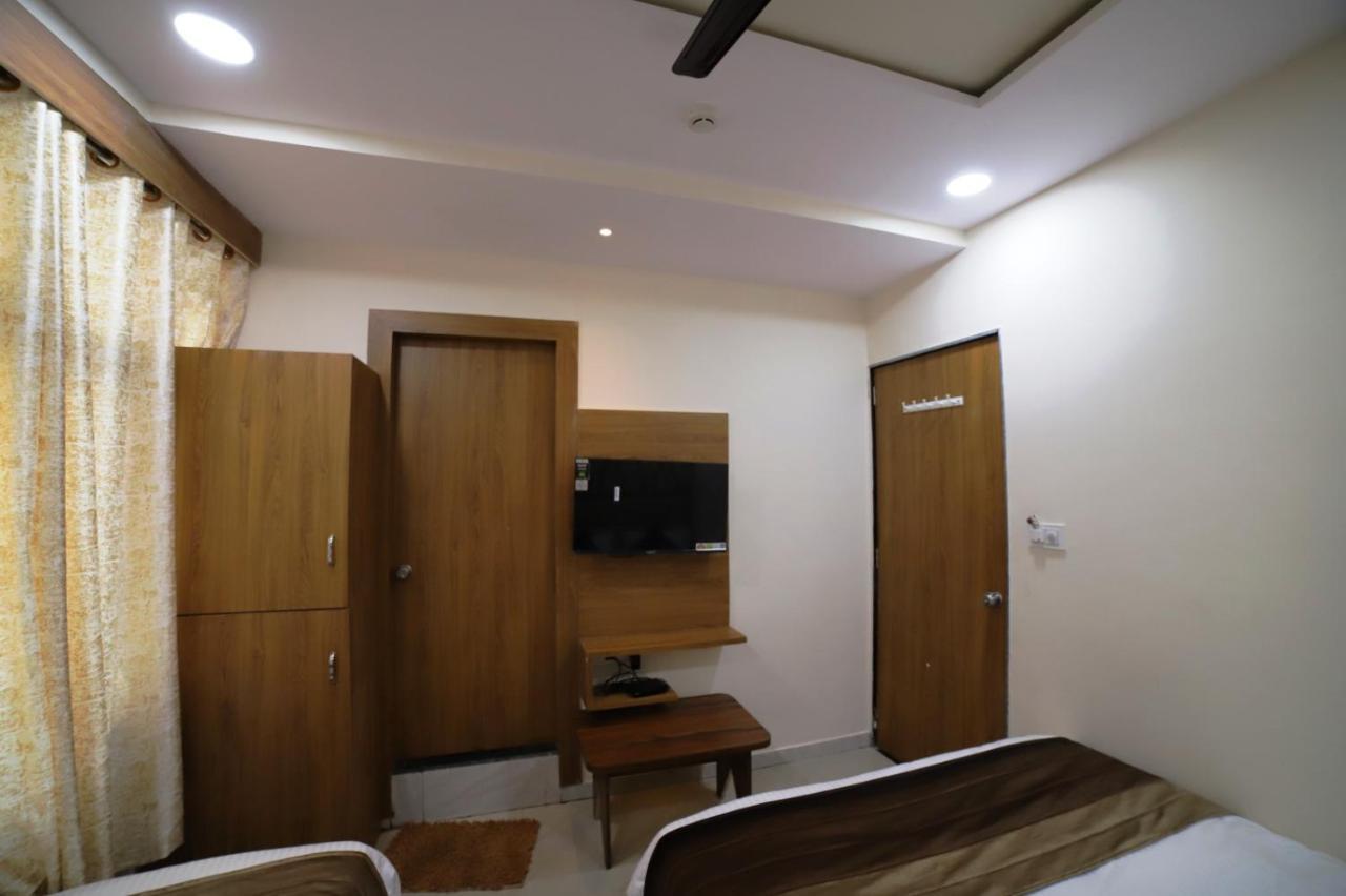 Hotel Surya Villa Ahmedabad Exterior foto
