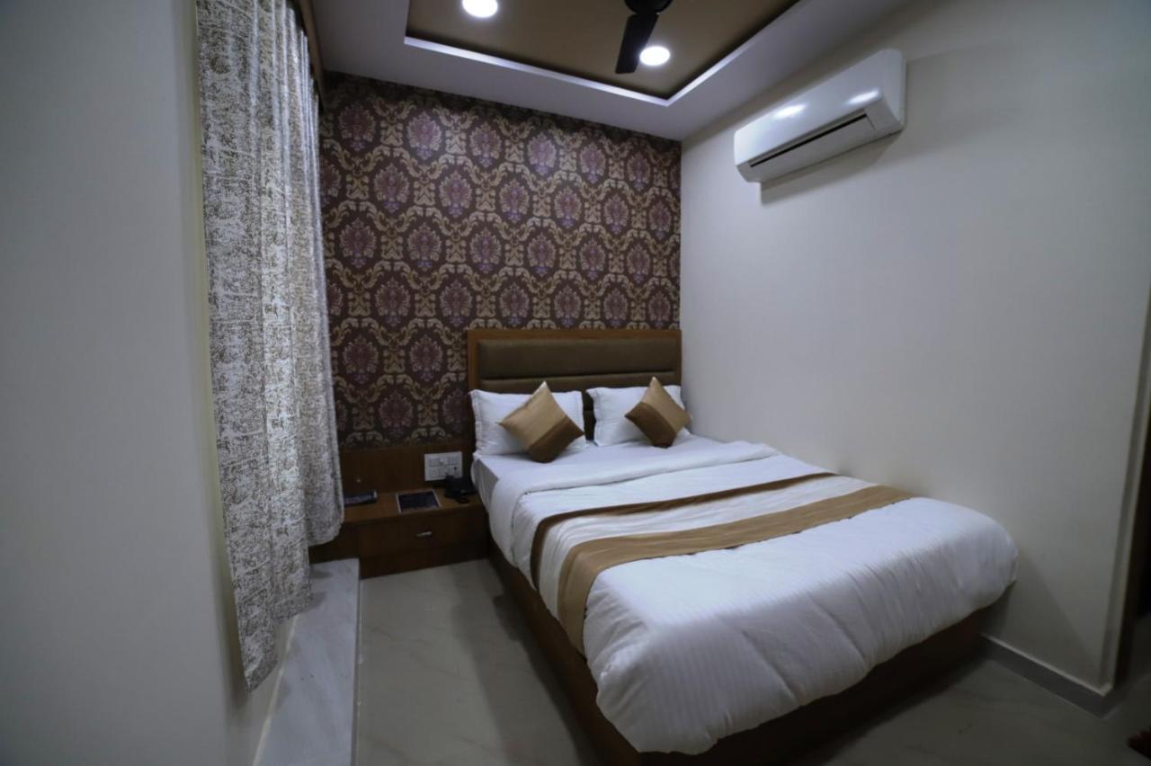 Hotel Surya Villa Ahmedabad Exterior foto